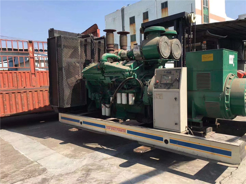 新龙如何判断柴油发电机组的机油温度是否达到了合适的预热温度？